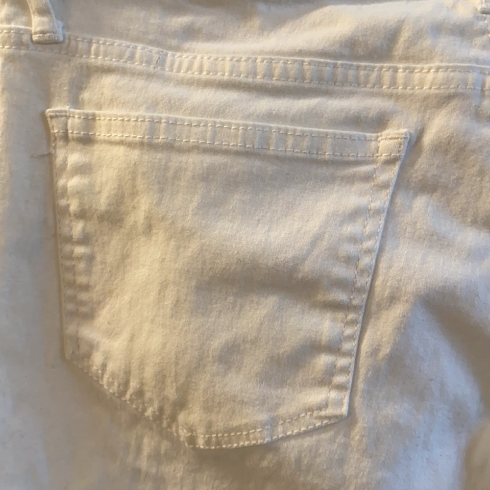 Crown and Ivy White jeans - Picture 8 of 8